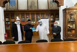Kunjungi Grand Mosque Paris, Waketum DMI Dihadiahi Alquran Terjemahan Bahasa Prancis