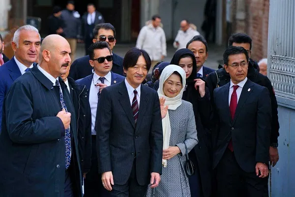 Le couple héritier du Japon ont visité la mosquée Sainte-Sophie d’Istanbul