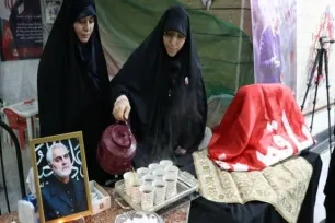 دختران حاج‌قاسم میزبان عزاداران حسینی‌ شدند