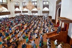 Three Mosques Reopen in Maldives after Disinfection