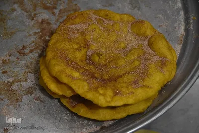 پخت و توزیع نان محلی در سمنان