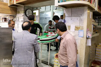 پخش کیک میلاد امیرمومنان(ع) در جنوب تهران