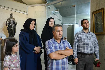 آیین گلباران و شعرخوانی در مزار شهریار ملک سخن‎‎
