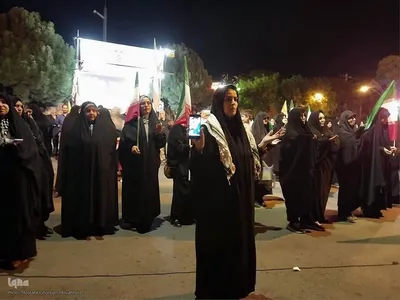 تجمع شبانه مردم اهر در بیعت با رهبری و حمایت از مدافعان وطن