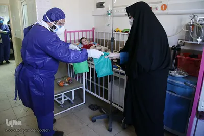 عیادت جوانان حشدالشعبی از بیماران