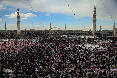 تعویض پرچم گنبد مسجد جمکران