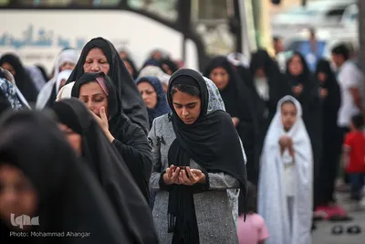 اقامه نماز عید فطر در محله منبع آب اهواز 