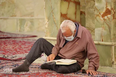 جزء خوانی قرآن کریم در حرم مطهر شاهچراغ (ع)