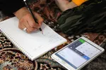 درس عشق معلم فداکار به دانش آموز کم توان جسمی