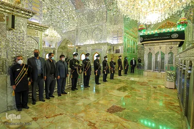 تعویض پرچم حرم مطهر شاهچراغ (ع) به مناسبت شهادت امام جعفر صادق (ع)