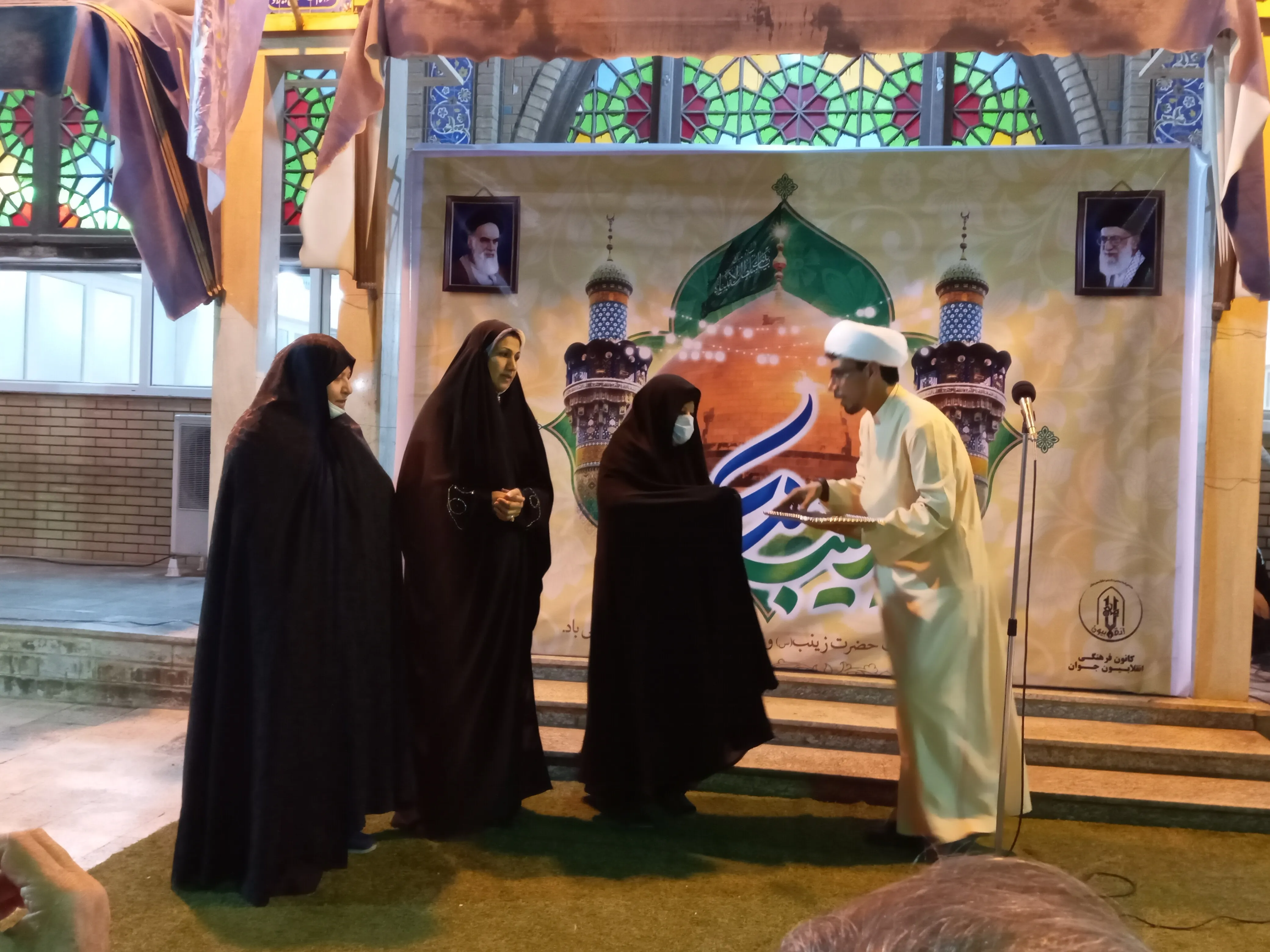 برگزاری جشن میلاد حضرت زینب(س) در بوشهر + عکس