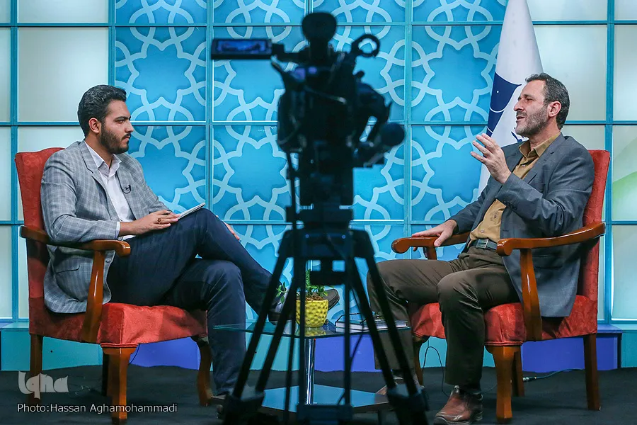 علوم انسانی رو به فروپاشی است/ افق آینده دانشگاه‌ها را ندیده‌ایم