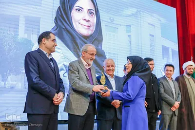 تقدیر از برگزیدگان در نوزدهمین جشنواره ابن سینا