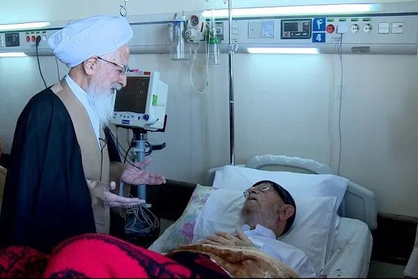عیادت آیت‌الله جوادی آملی از آیت‌الله امینی