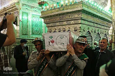 وداع شیرازی ها با محیط بانان شهید در حرم شاهچراغ(ع)‎‎