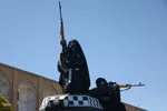 هم‌آوایی بانوان نصف‌ جهان در دفاع از وطن