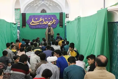 اعتکاف دانش آموزی در مسجد جامع یزد‎