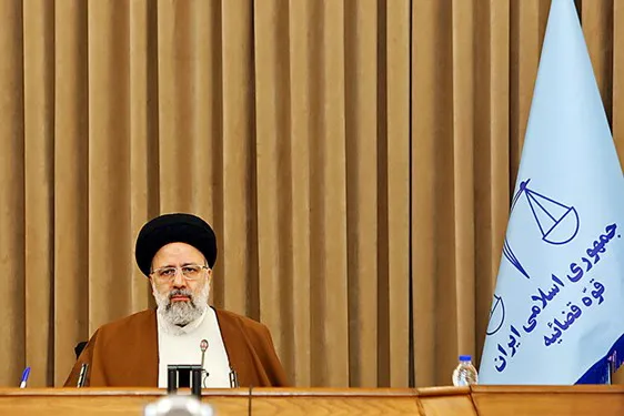 ماسک و مواد بهداشتی رایگان در استان‌های با وضعیت قرمز توزیع شود