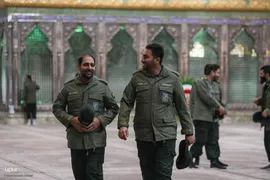 مراسم نثار تاج گل و تجدید بیعت جامعه قرآنی با آرمان‌های امام خمینی(ره) و مقام معظم رهبری