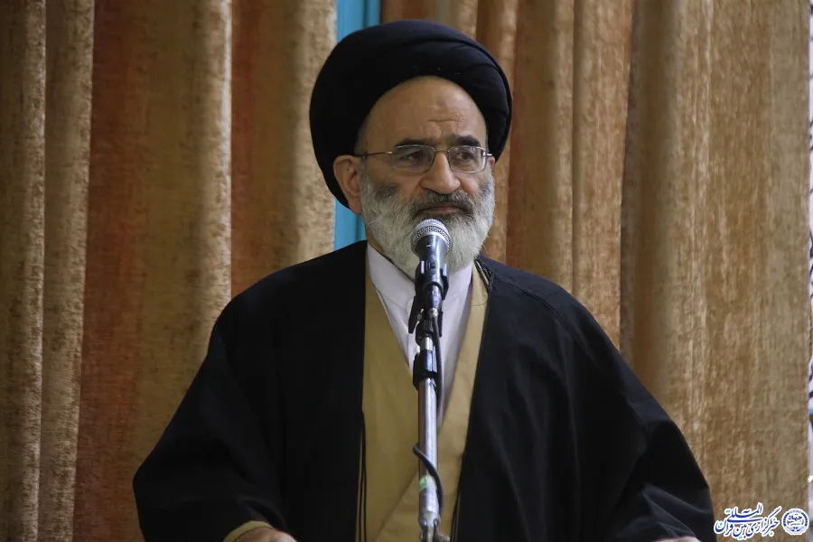 رفتار نادرست برخی از مسئولان به پای انقلاب و رهبری نوشته نشود