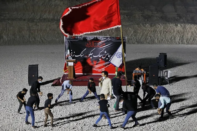 برگزاری هفتمین همایش چک‌چکو و سنگ‌زنی در میدان تغذیه پنجعلی بندرعباس