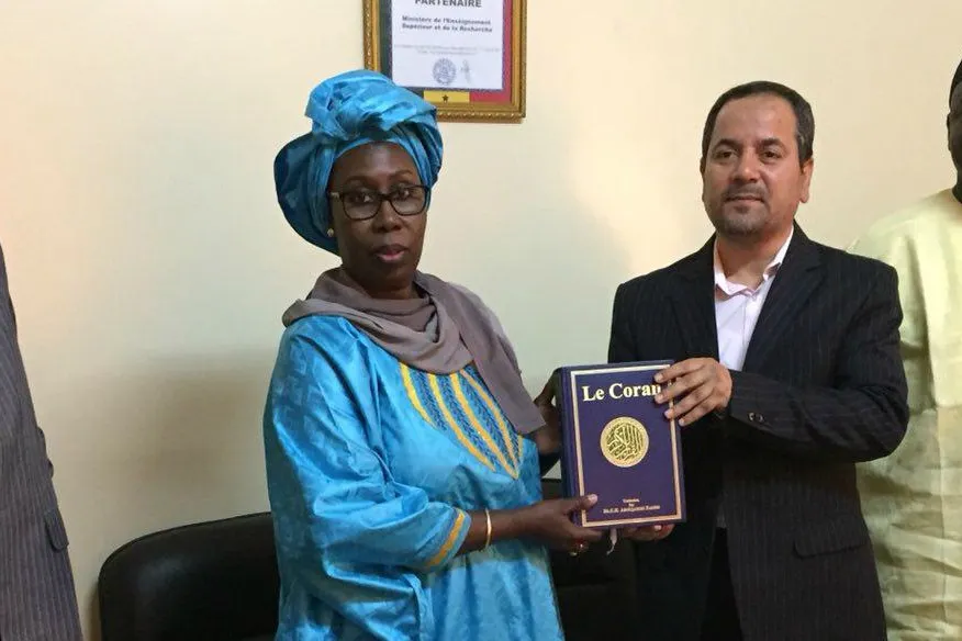 An Bayar Da Kyautar Kur’ani Bugun Iran Ga Wata Farfesa A Kasar Senegal