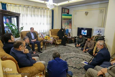 دیدار جامعه قرآنی با خانواده شهیدان محمد صالحه و زهرا حسنی سعدی