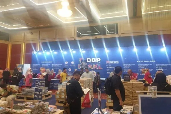 Kehadiran aktif Iran di Pesta Buku Antarabangsa Kuala Lumpur + gambar