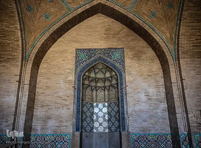 افراشته فیروزه‌ای؛ مسجد حکیم یا مسجد جورجیر