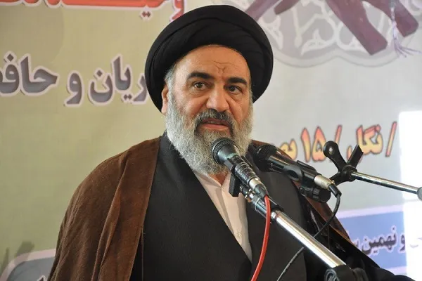 برخورد با مفسدان اقتصادی قاطع و سریع باشد
