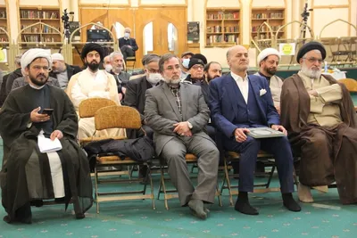 Vorbereitung auf Monat Ramadan durch Reinigung und Staubwischen