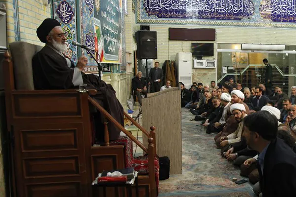 رویکردهای سیاسی مساجد بر اساس خط امام(ره) و رهبری دنبال شود