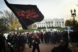 VIDEO: Schiiten veranstalten vor dem Weißen Haus Trauerprozession für Imam Hussein (a.s.)
