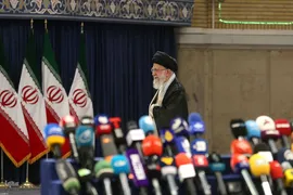 حضور رهبر معظم انقلاب در پای صندوق رأی انتخابات ریاست جمهوری