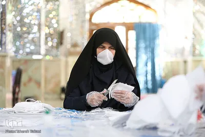 تولید ماسک توسط گروه جهادی و خادمین در امامزاده حسن(ع)