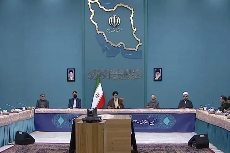 همه نهادهای انقلابی در کنار دولت برای حل مشکل مسکن بسیج شده‌اند