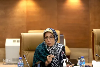نشست تخصصی و گفتگو پیرامون کتاب"تنها گریه کن" روایت زندگی اشرف سادات منتظری، مادر شهید محمد معماریان