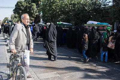 تشییع نمادین شهدای کربلا توسط قوم بنی اسد در قزوین⁩