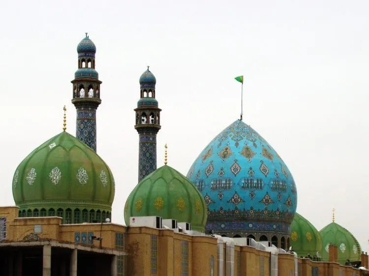 ندای «لبیک یا مهدی» در فضای مدارس کشور طنین‌انداز می‌شود