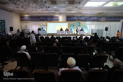 نشست «تکریم قرآن مجید و کتاب مقدس از دیدگاه ادیان الهی و حقوق بین‌الملل» در نمایشگاه بین المللی قرآن کریم