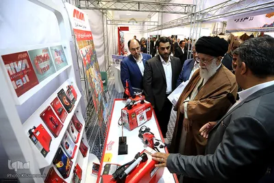 بازدید رهبر انقلاب از نمایشگاه کالای ایرانی