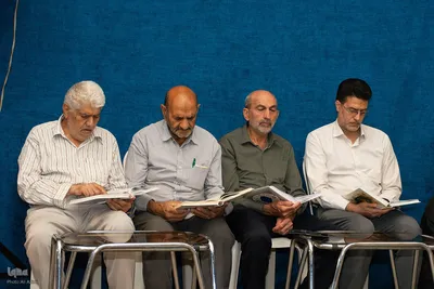 محفل انس با قرآن به یاد شهدای خدمت در اصفهان