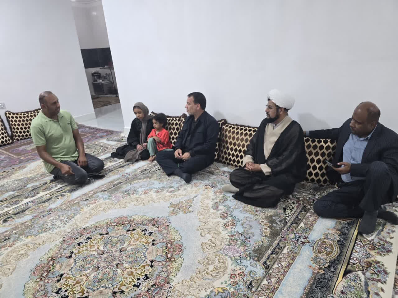 تجلیل مدیرکل بنیاد شهید هرمزگان از مجروحان جنگ تحمیلی سوم در میناب