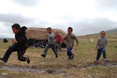 تجربه کودکانه از غم و شادی های روزگار / دنیای متفاوت کودکان شهری و عشایری شهرستان اهر