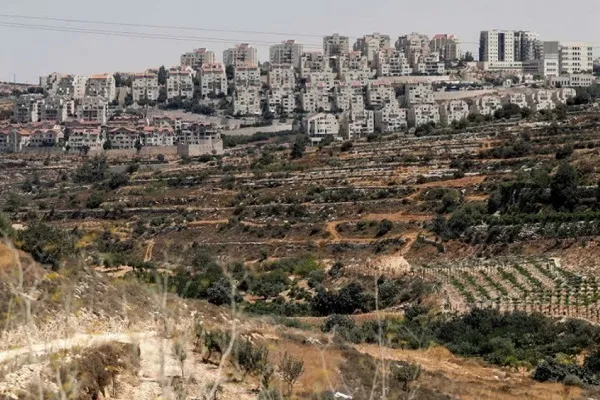 Regime israelense assumirá mais terras palestinas para expansão de assentamentos ilegais