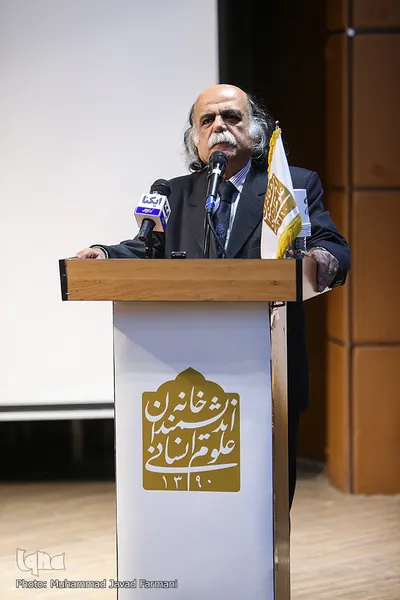 جلال‌الدین کزازی در مراسم بزرگداشت مرحوم احمد احمدی