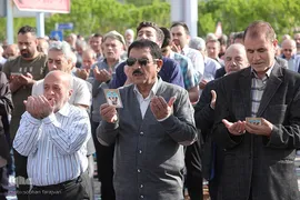 اقامه نماز عید فطر در محله بهرود