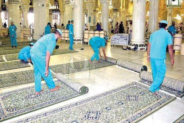 Mescid-i Haram 25 bin yeni halıyla döşendi