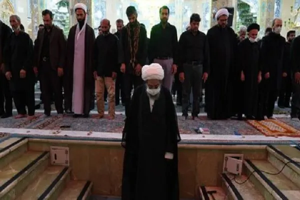 نماز جماعت ظهر عاشورا در مسجد جمکران اقامه شد