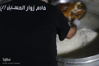 طبخ غذای متبرک رضوی برای بیمارستان فیروزگر